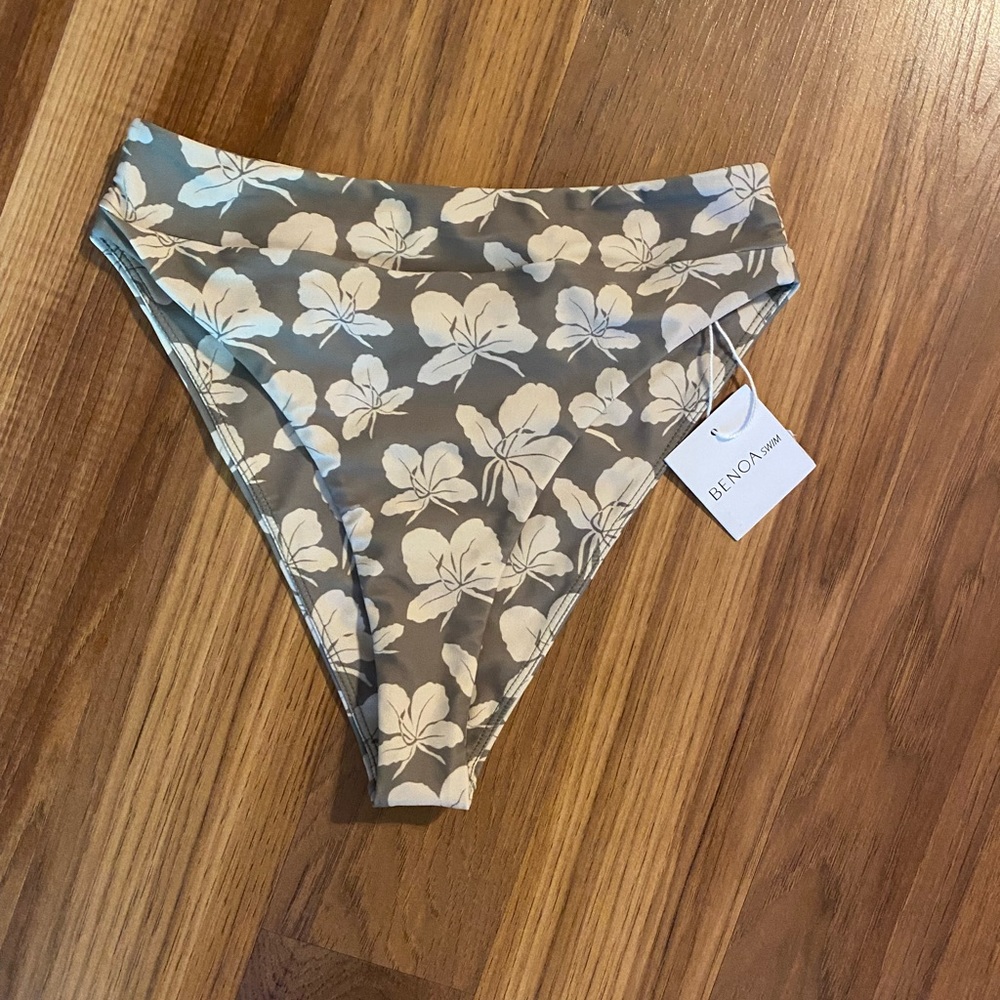 Benoa 💜SOLD💜butterfly Ginger bottoms NWT - Picture 2 of 6